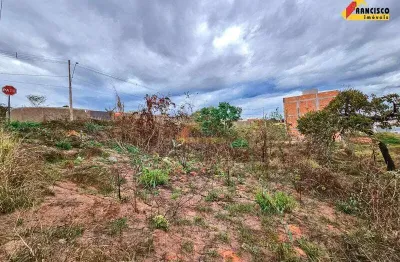 Terreno à venda no Residencial Lagoa Park, Divinópolis 