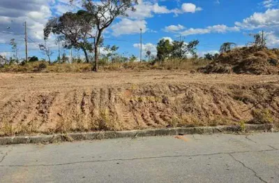 Terreno à venda no Residencial Lagoa Park, Divinópolis 