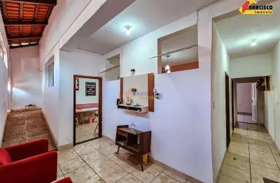 Casa com 1 quarto à venda no Centro, Divinópolis 