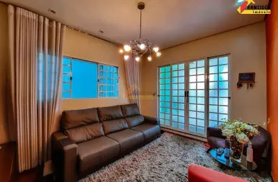 Casa à venda, 3 quartos, 1 suíte, 2 vagas, porto velho - divinópolis/mg