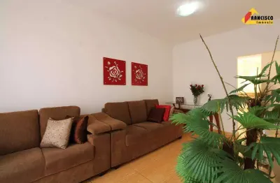 Casa à venda, 3 quartos, 3 vagas, são luiz - divinópolis/mg