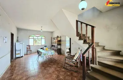 Casa à venda, 6 quartos, 1 suíte, 5 vagas, bom pastor - divinópolis/mg