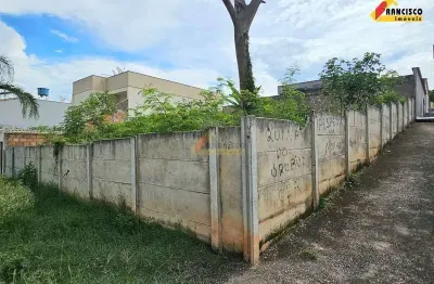 Terreno à venda no Jardim Candelária, Divinópolis 