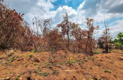 Terreno à venda no Jardim Candidés, Divinópolis 