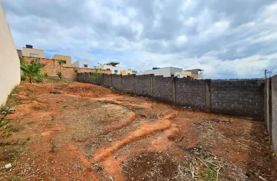 Terreno à venda no Davanuze, Divinópolis 