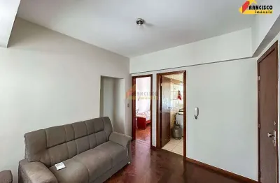 Apartamento mobilhado, 02 quartos, 01 suíte, 01 vaga de garagem.