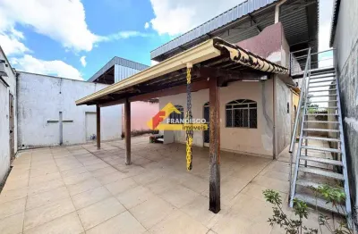 Casa para aluguel, 3 quartos, 2 vagas, Sagrada Família - Divinópolis/MG