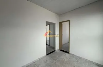 Casa com 2 quartos para alugar no Catalão, Divinópolis 
