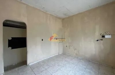 Casa com 2 quartos para alugar no Paraíso, Divinópolis 