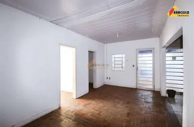 Casa comercial para alugar no Centro, Divinópolis 