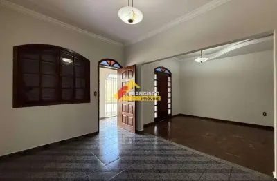 Casa para aluguel, 3 quartos, 1 suíte, 2 vagas, Antonio Fonseca - Divinópolis/MG