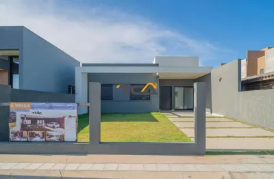Casa nova 03 dormitórios amplo pátio para piscina e quiosque fica apenas 70m do