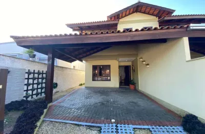 Casa para Locação em Brusque, Dom Joaquim, 3 dormitórios, 1 suíte, 2 banheiros, 2 vagas