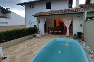 Casa para Venda em Brusque, SOUZA CRUZ, 5 dormitórios, 1 suíte, 3 banheiros, 2 vagas