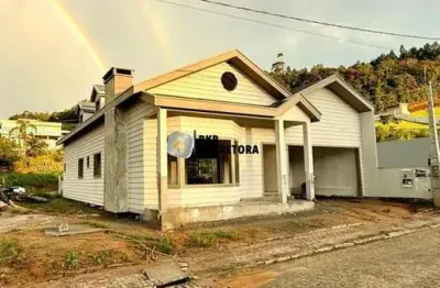 Casa para Venda em Guabiruba, CENTRO, 3 dormitórios, 1 suíte, 2 banheiros, 2 vagas