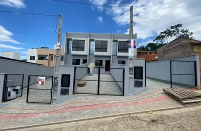 Casa para Venda em Brusque, Poço Fundo, 2 dormitórios, 1 banheiro, 2 vagas