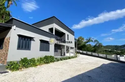 Casa para Locação em Brusque, ÁGUAS CLARAS, 3 dormitórios, 2 banheiros, 3 vagas