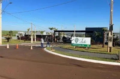 Condomínio jade - casa com amplo quintal, 2 quartos, sendo 1 suíte à venda por r$ 330.000,00 - condomínio jade, brodowski/sp