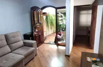 Casa térrea com 3 dormitórios e 3 vagas cobertas - vila ema