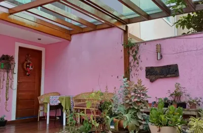 Casa de 3 quartos com suíte master, espaço gourmet e jardim em macaé, rj - r$490.000