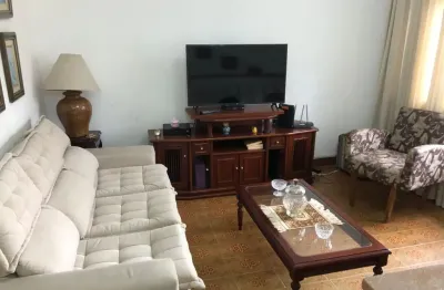 Oportunidade imperdível em santos! 2 casas em um só terreno!