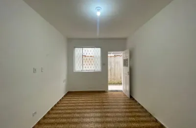 Térreo com quintal - excelente localização 2 quartos no embaré
