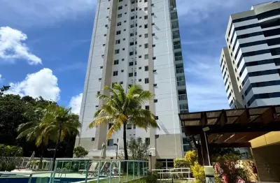 Apartamento reformado e decorado no natura – alphaville 1 | 2 quartos + dependência | andar alto com vista verde