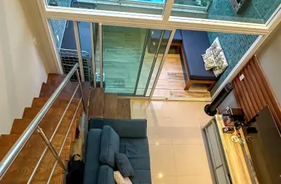 Loft de luxo com vista mar em patamares – mobiliado e nascente total!