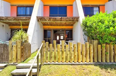 Casa triplex nascente no condomínio villa santorini – praia do flamengo