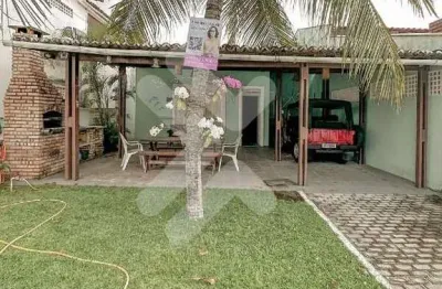 Sua casa de praia espera por você | 4 quartos - 160m²