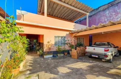 Casa com 2 quartos à venda na Rua Zelinho de Souza, 8, Figueira, Duque de Caxias