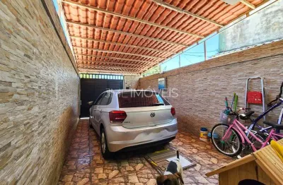 Casa com 2 quartos à venda na Rua Ibituruna, 42, Saracuruna, Duque de Caxias