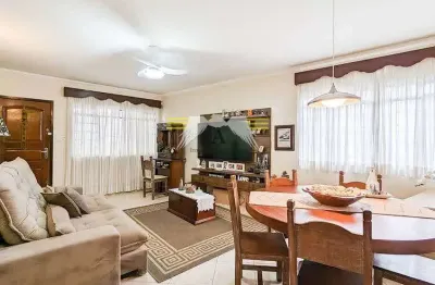 Sobrado à venda, 150m² sendo 6x25 ,   3 dormitórios , 2 vagas de garagem , localizado na região do