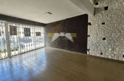 Sobrado com localização privilegiada no anália franco!!!  sendo 3 dormitorios 1 vaga de garagem por