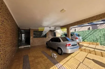 Casa totalmente térrea, com edícula no fundo, em amplo terreno à venda na vila carrão