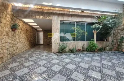 Sobrado com 9x25 com 3 dormitórios, sendo uma suíte master com hidro e sauna, com localização privi