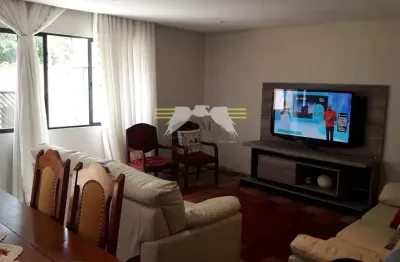 ** sobrado grande e espaçoso de 252m² de área construida - para mais informações corretor alex cama
