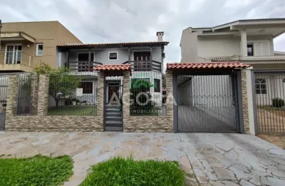 Sobrado de 4(quatro) dormitórios, sendo 1(uma) suíte no bairro moinhos de vento