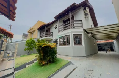 Sobrado de 4(quatro) dormitórios, sendo 1(uma) suíte no bairro moinhos de vento