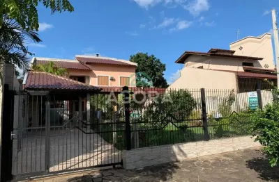 Sobrado de 4(quatro) dormitórios, sendo 2(duas) suítes, localizado no bairro moinhos de vento