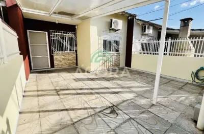 Casa térrea com 2(dois) dormitórios, localizado no bairro olaria.