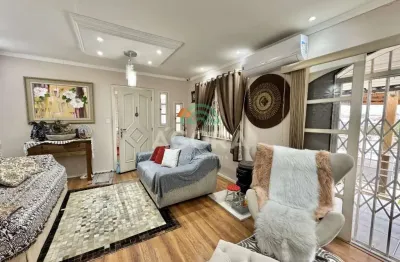 Excelente sobrado com 4 (quatro) dormitórios, localizado no bairro estância velha.