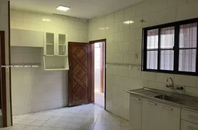 Casa Sobreposta para Venda em São Vicente, Vila Voturuá, 3 dormitórios, 1 suíte, 2 banheiros, 2 vagas