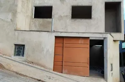 Casa à venda,  3 quartos, 1 suíte, 1 sala, 1 banheiro, 2 vagas de garagem  98m².