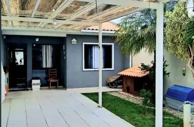Araucária/capela velha - 99m2 - excelente residêcia 03 quartos, sala, cozinha, bwc, area serviço, edícula com churrasq, 01 vaga coberta, ter 06x30
