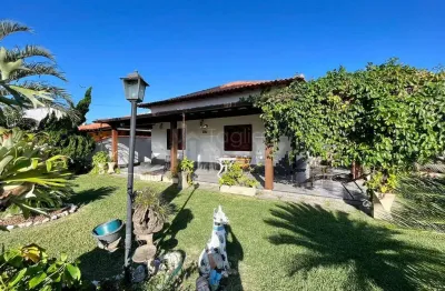 Ótima casa linear com piscina em condomínio fechado em praia seca
