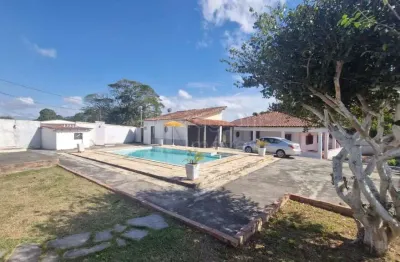 Excelente casa colonial linear de esquina em araruama
