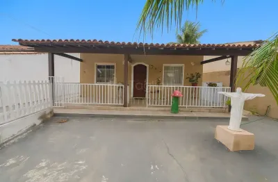 Casa com 3 quartos à venda na Vila Capri, Araruama 