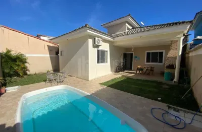 Casa linear com piscina a venda no cond dos pássaros em cabo frio