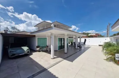 Casa com 3 quartos à venda na Avenida Araruama, Pontinha, Araruama